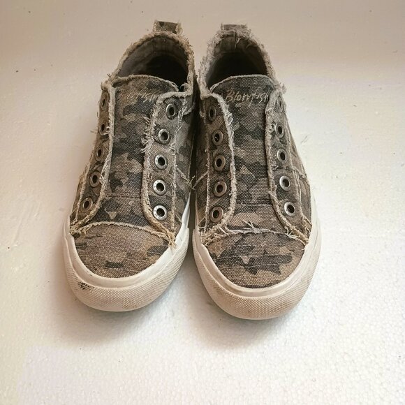 Blowfish Babalu Gray Camo Sneaker 8 Distressed Canvas Slip On Shoes - Picture 4 of 7